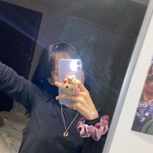 Meet your Posher, Mia